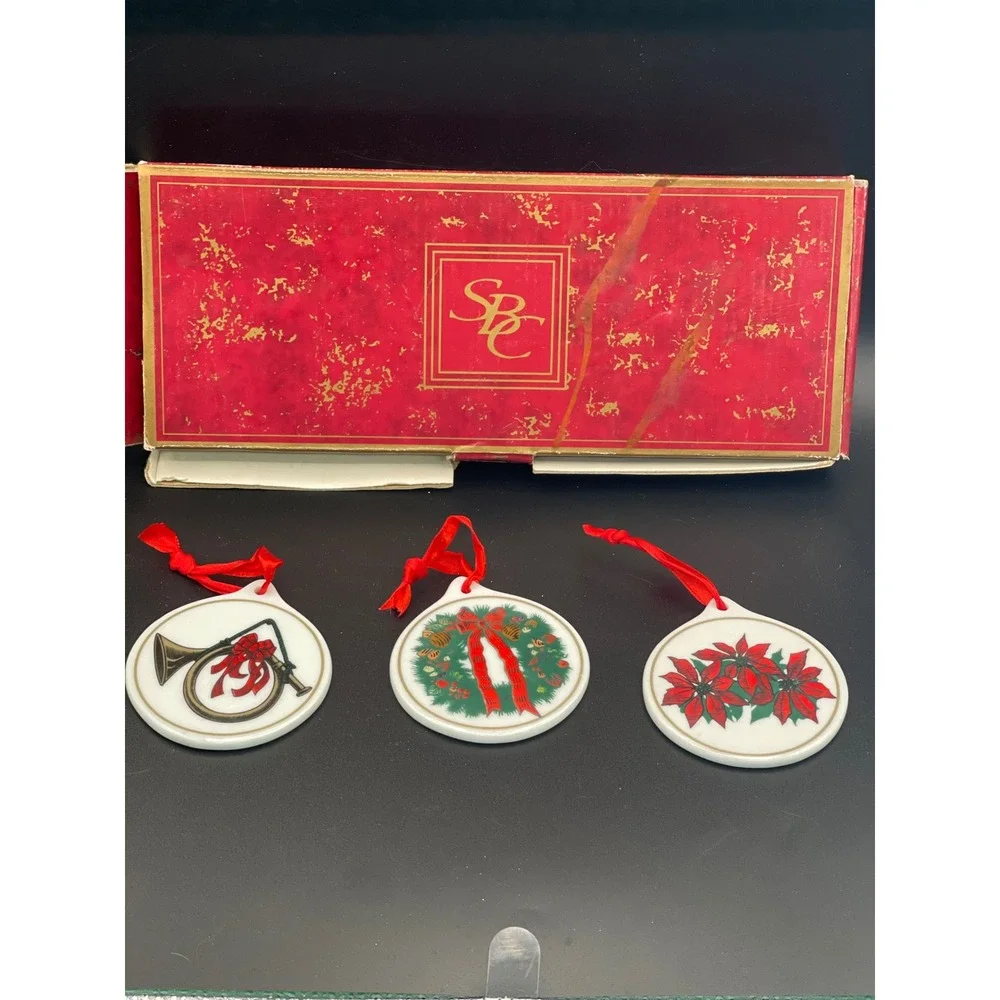 Sears‎ SRC Vintage Ceramic Christmas Ornaments Set 3 Wreath Horn Poinsettia Good